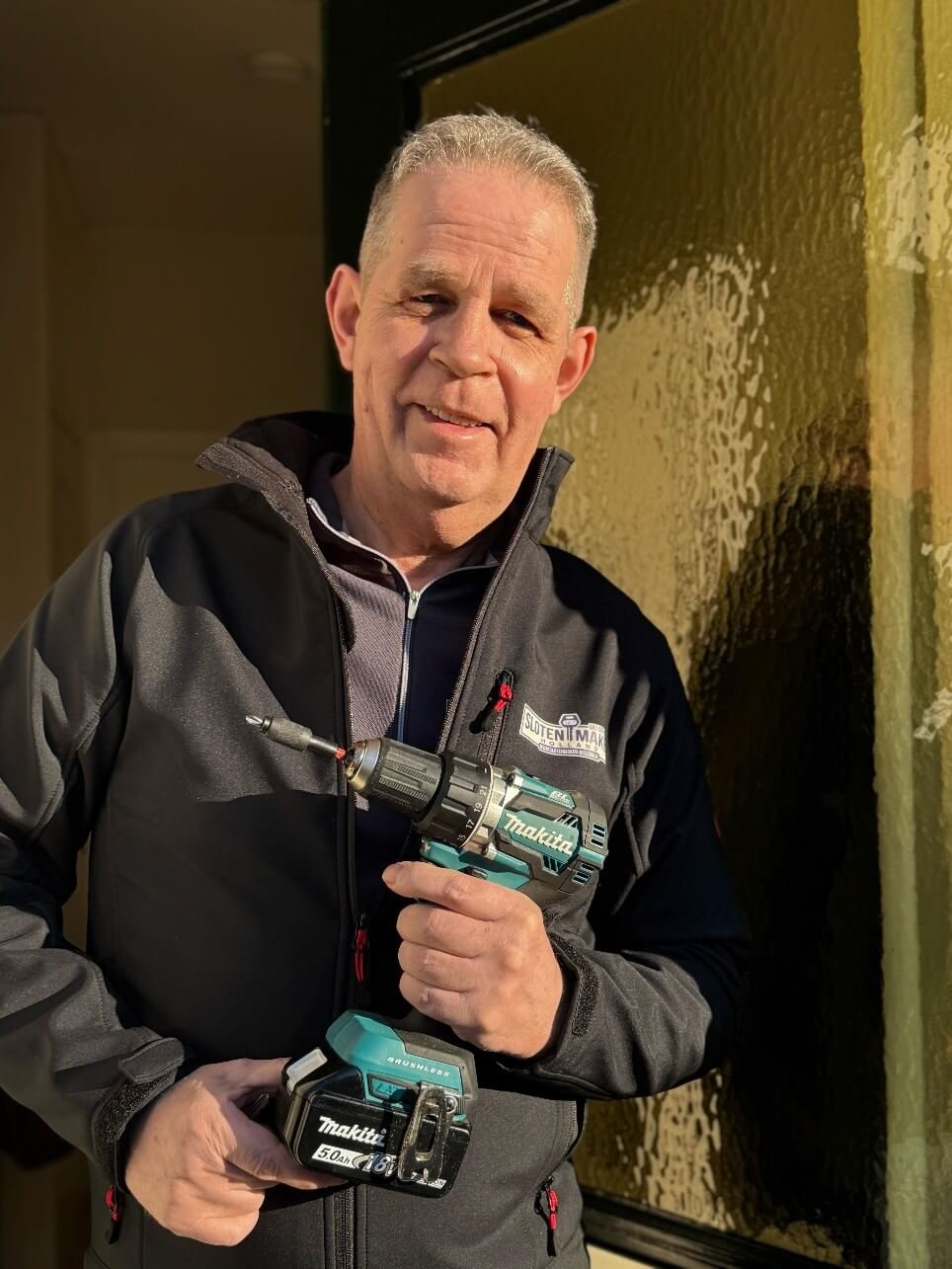 Slotenmaker aan het werk